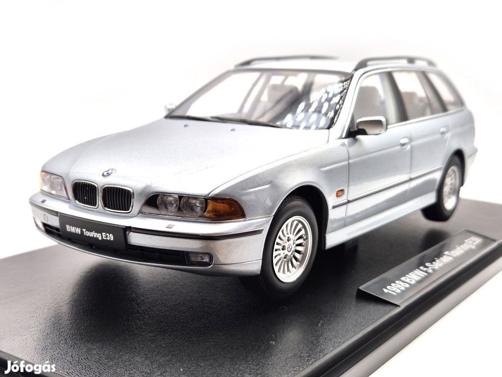 BMW E39 Touring (1998) - ezüst -  Triple9 - 1:18