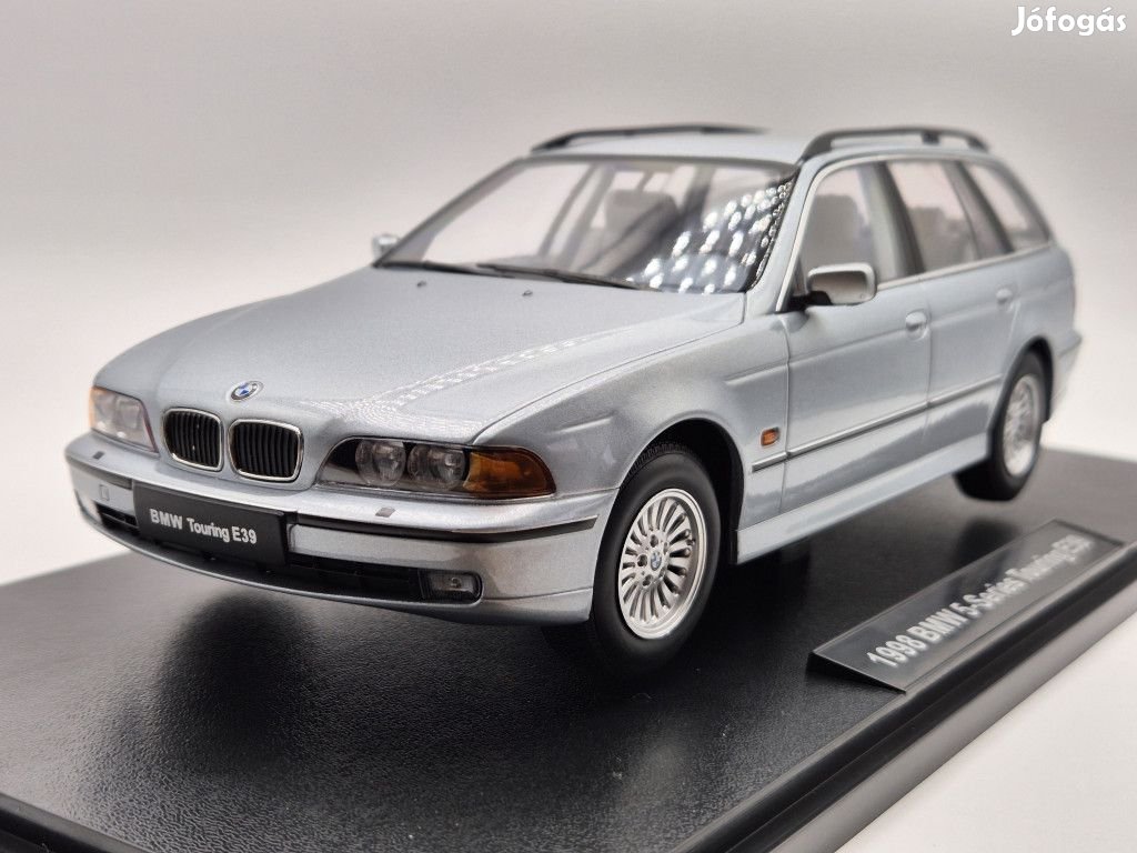 BMW E39 Touring (1998) - ezüst -  Triple9 - 1:18