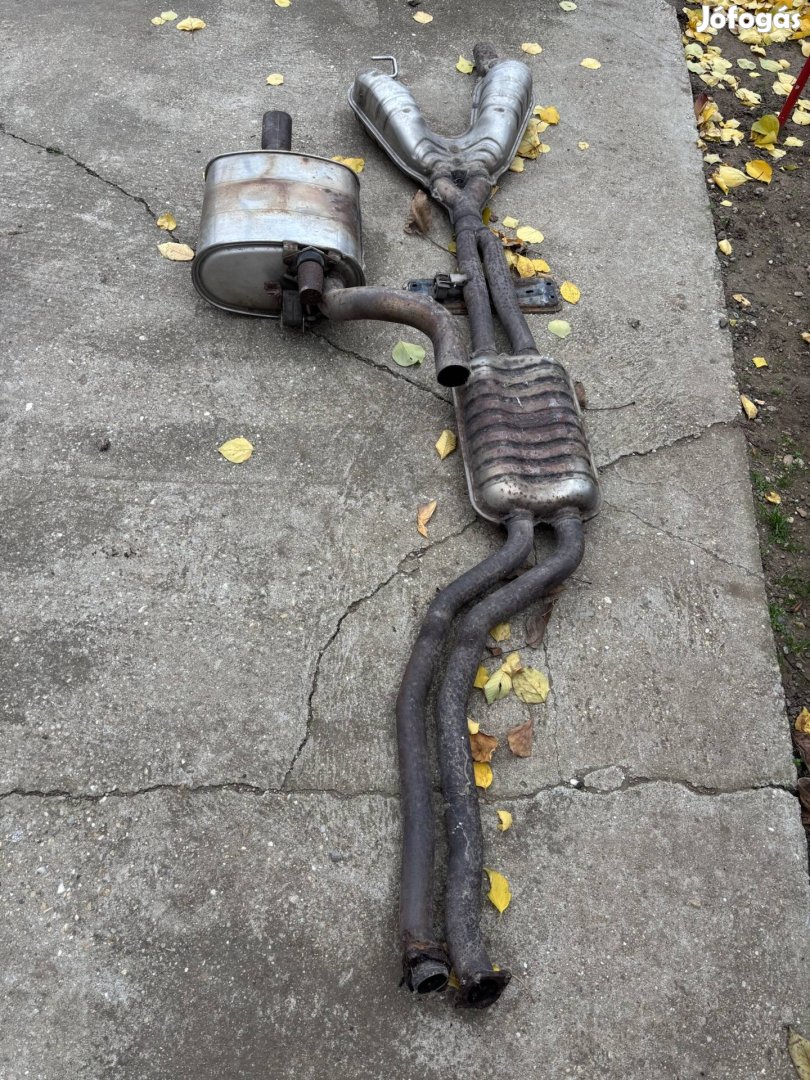 BMW E39 benzin sedan kipufogó rendszer eladó.