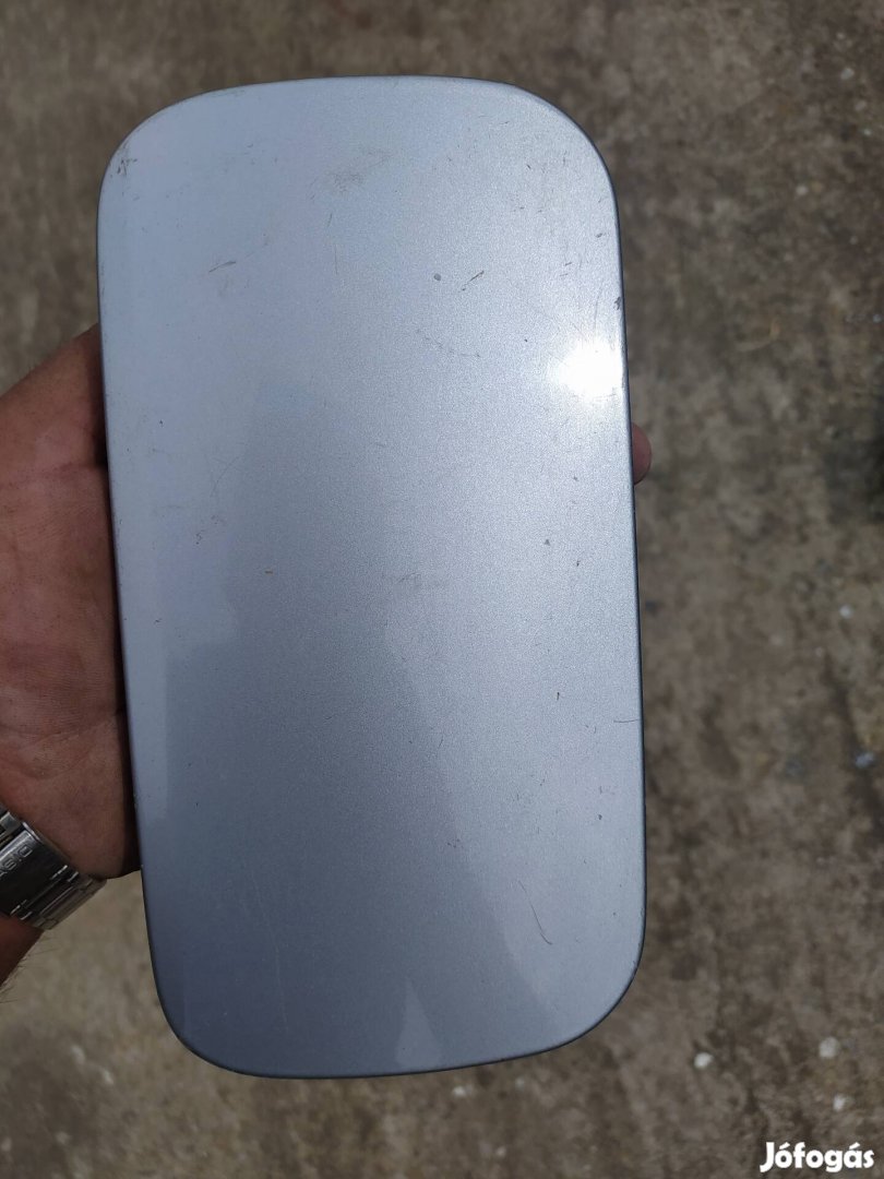 BMW E39 tank ajtó 