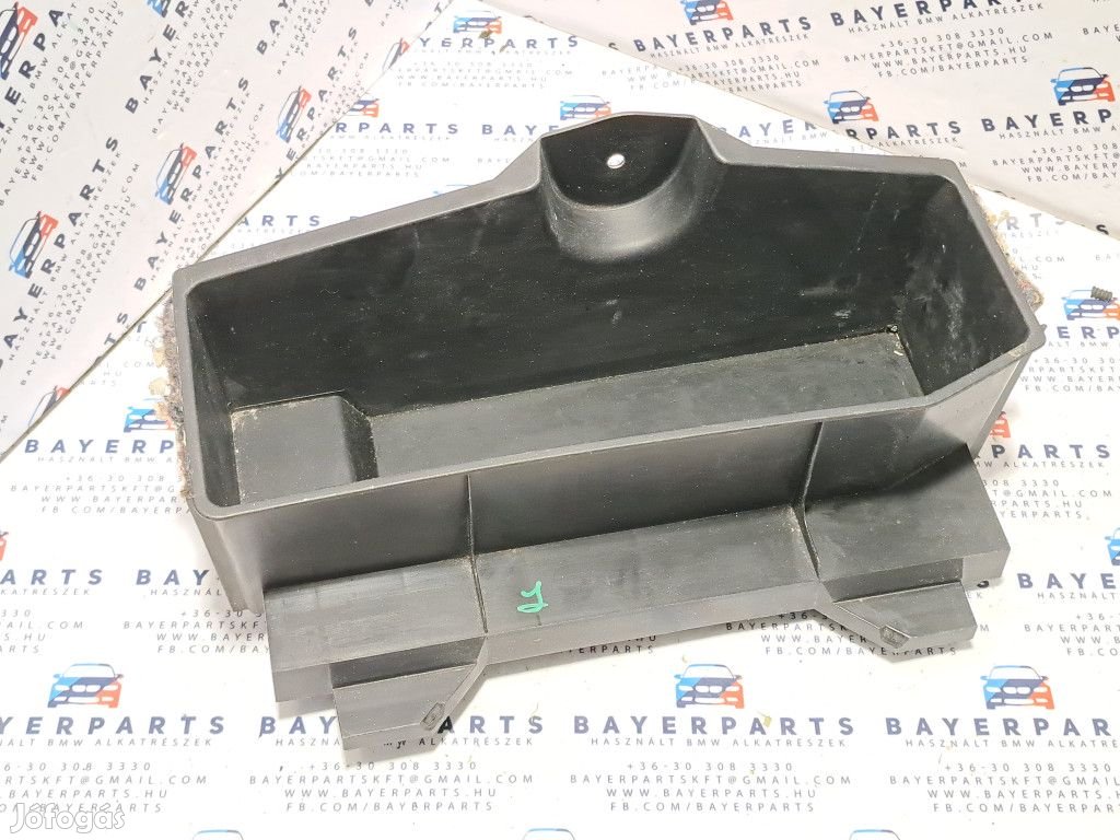 BMW E39 touring fekete jobb hátsó tároló rekesz