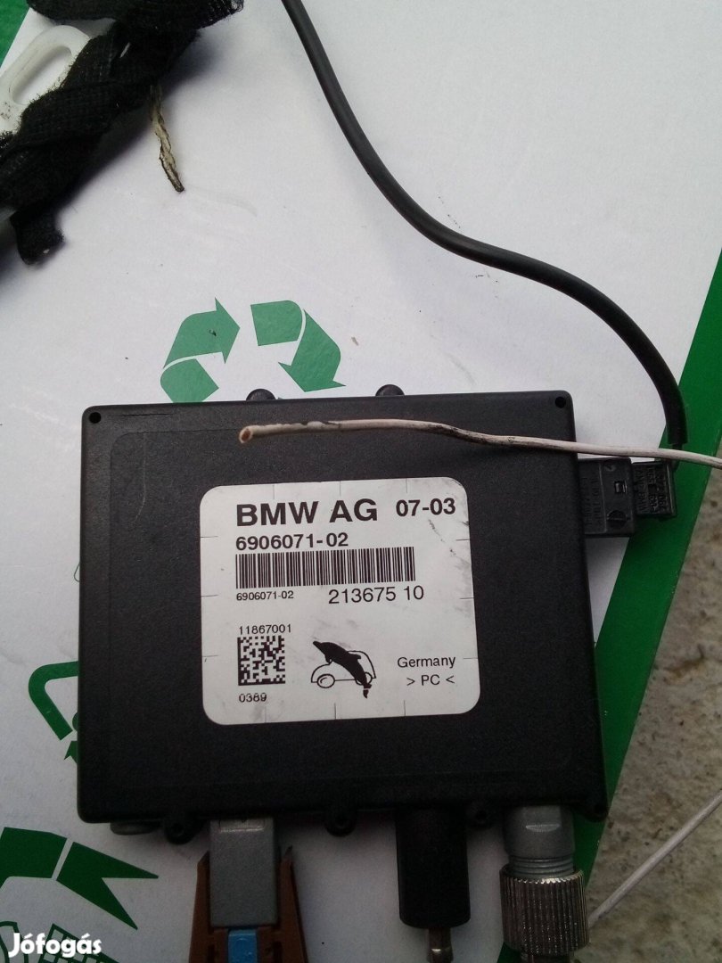 BMW E46 antenna jelerősitő és zajszürő modul