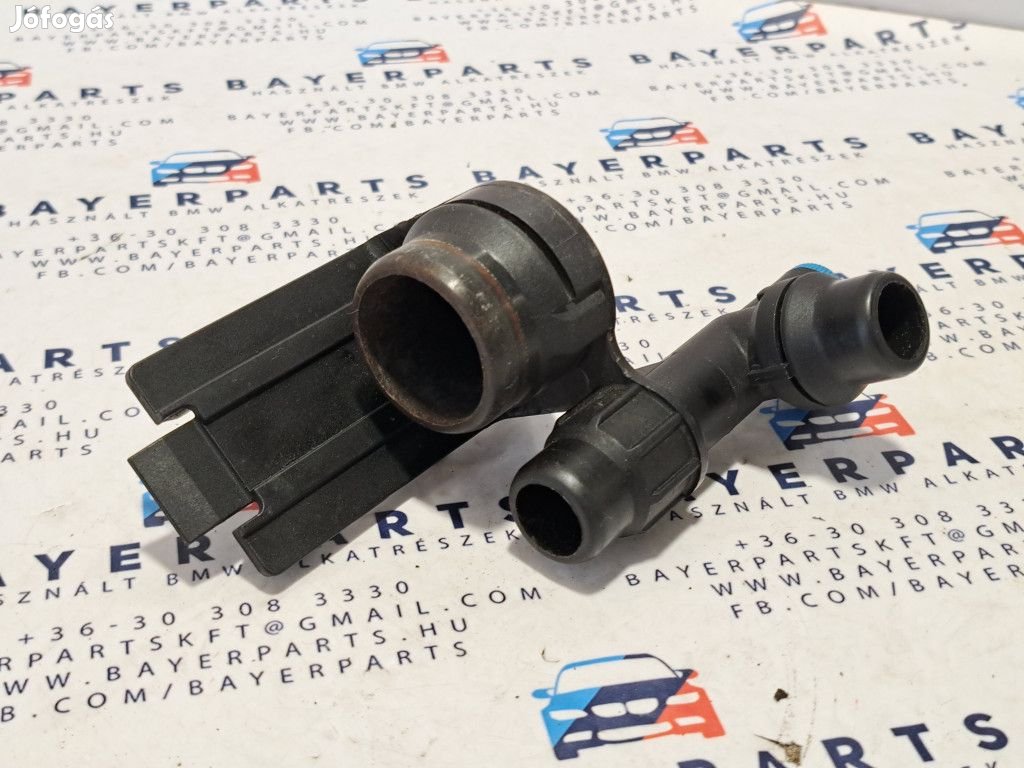 BMW E46 benzines manuális váltós kiegyenlítő tartály konzol csonk ido