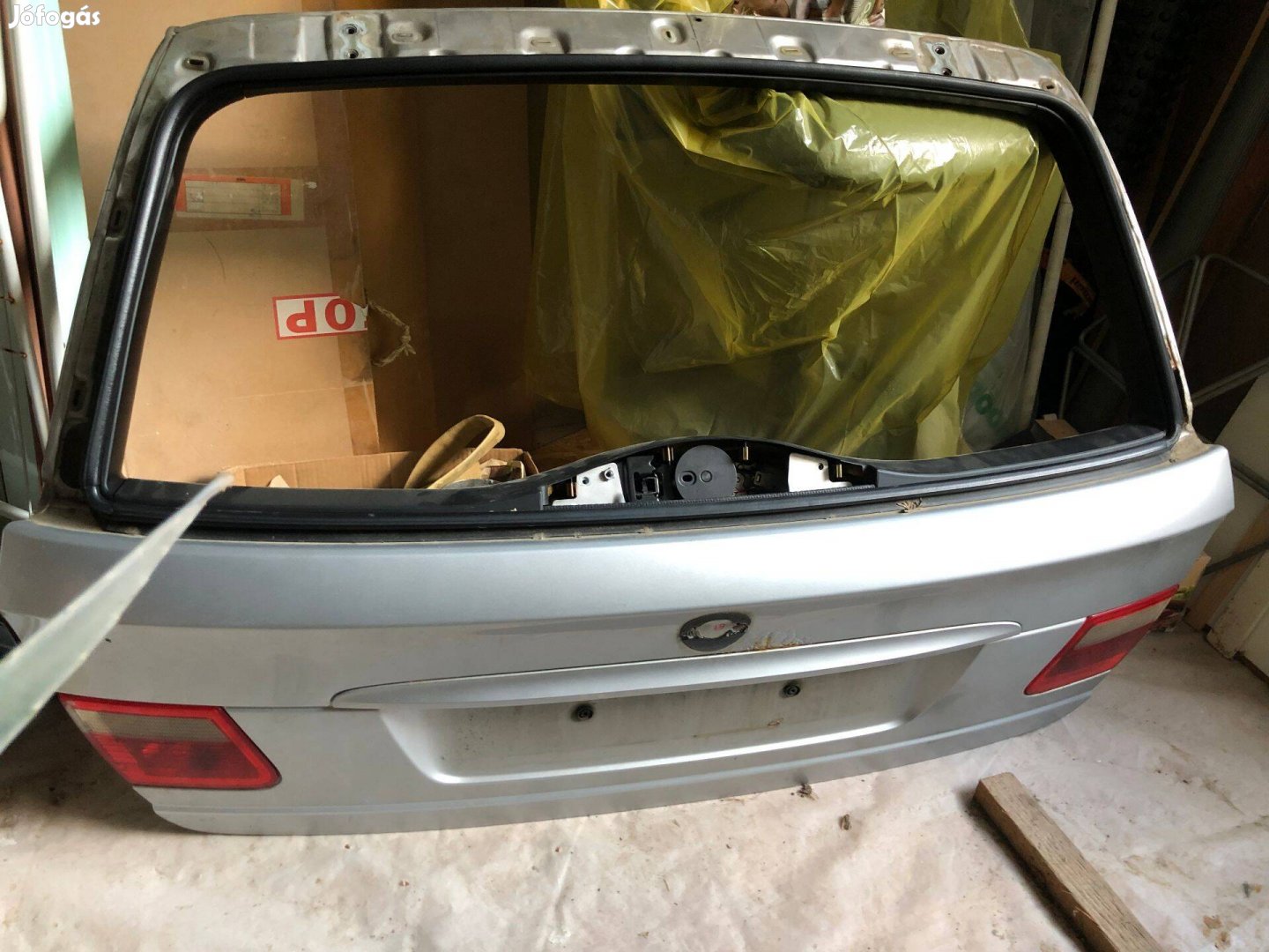 BMW E46 csomagtérajtó