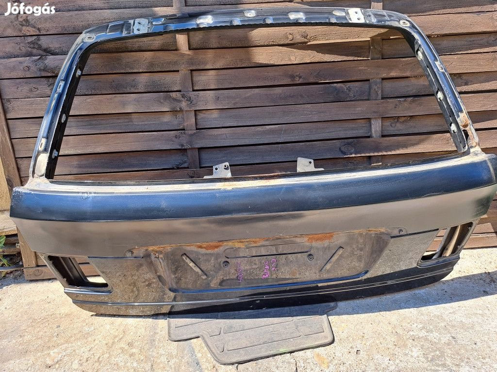BMW E46 fekete csomagtér ajtó csomagtartó fedél - ronda