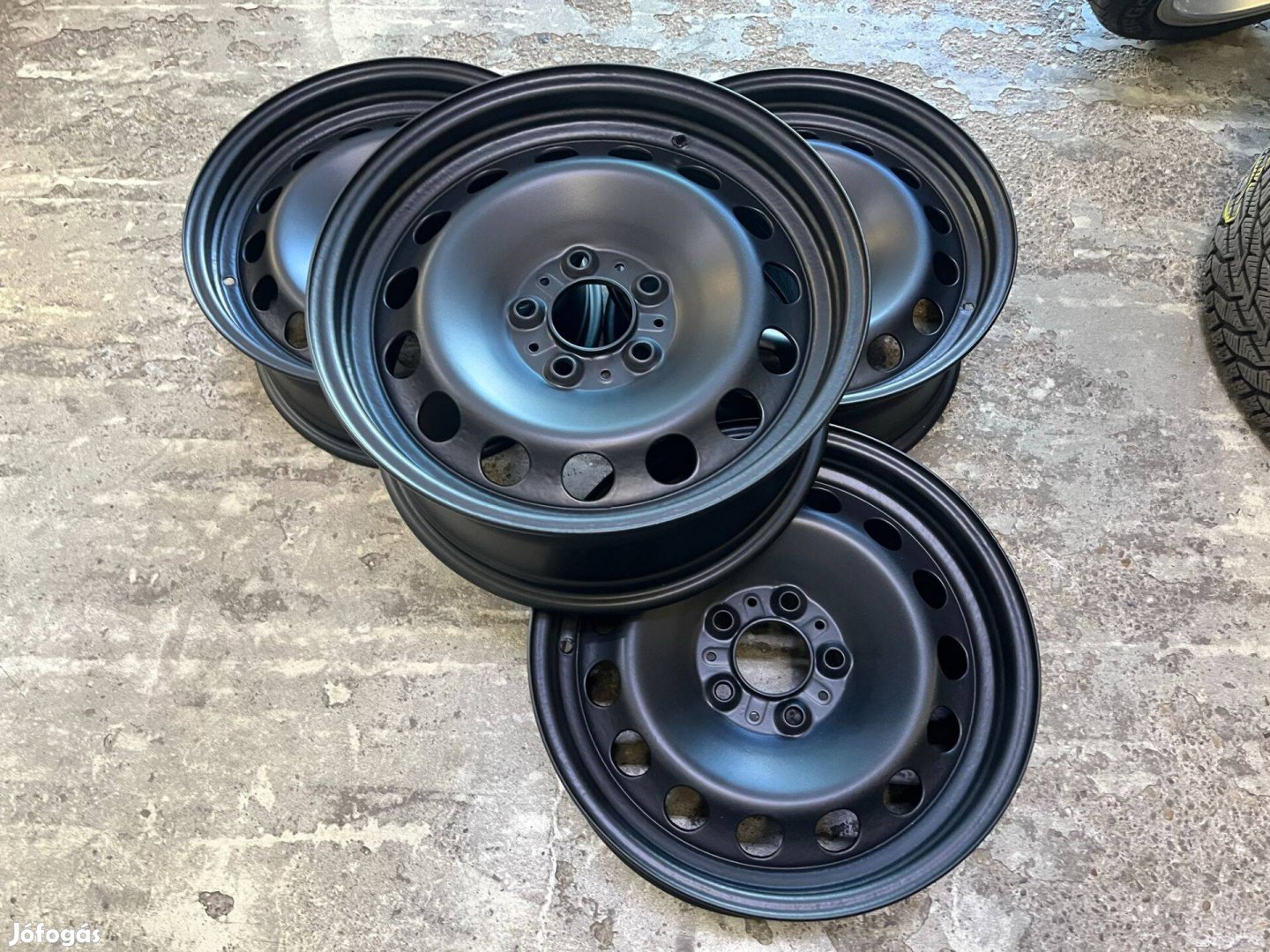 BMW E46 gyári 17" lemezfelni szett eladó újszerű (E87 E90 E91 stb)E92)