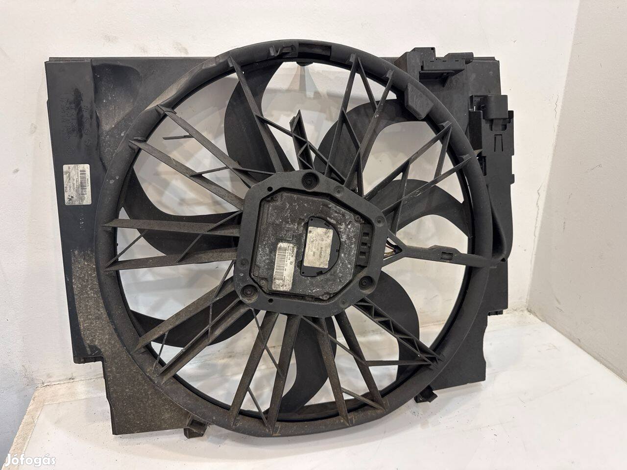 BMW E60 E61 535d 306D4 272le hűtőventilátor 17427789824