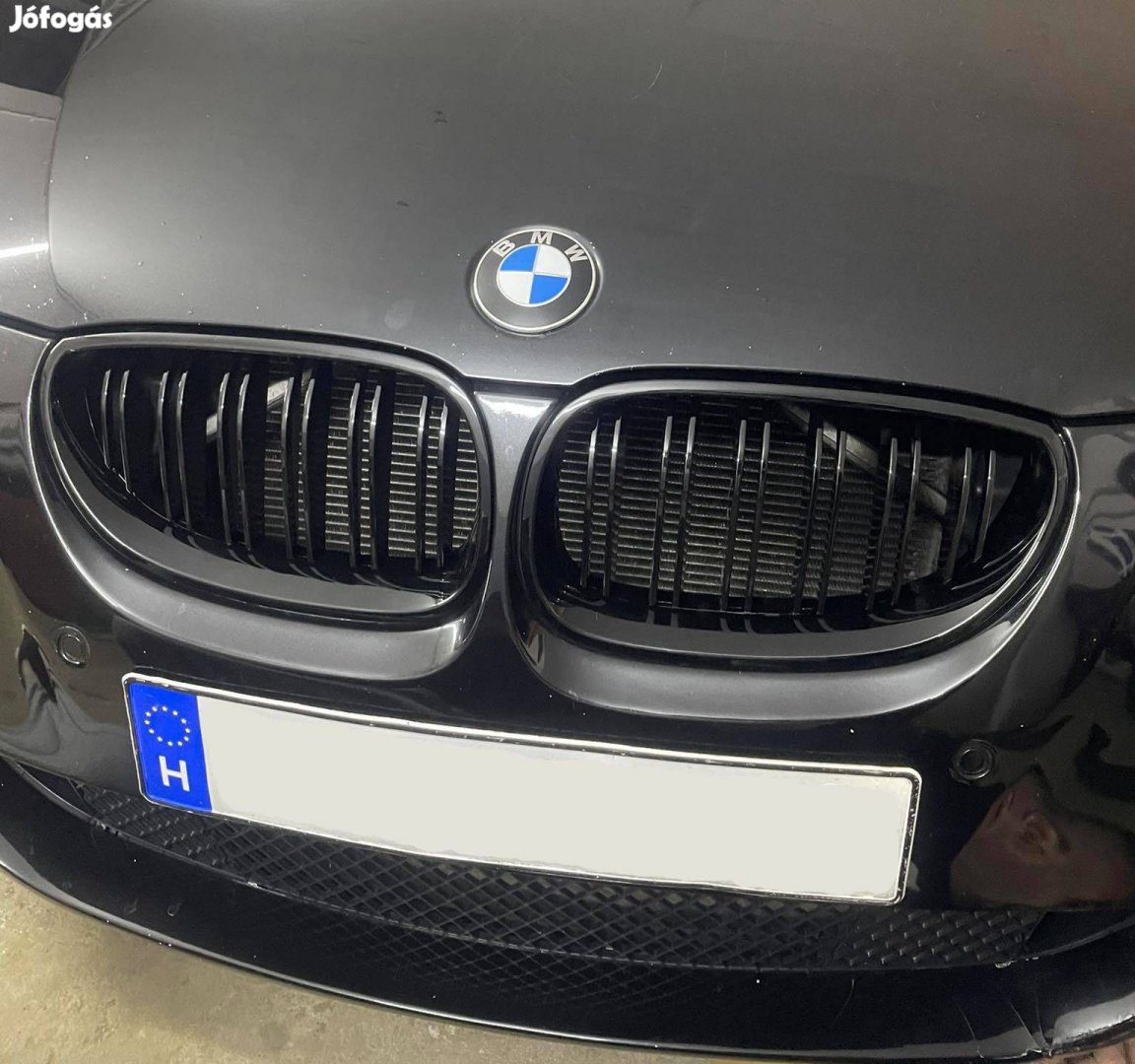 BMW E60 E61 (5-ös) díszrács / vese / hűtőrács lakk fekete dupla 2x6 ív