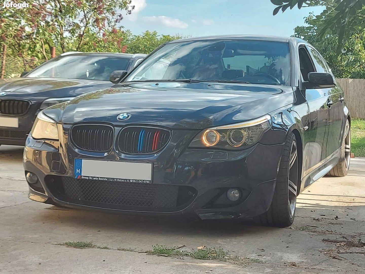 BMW E60 E61 (5-ös) vese hűtőrács dupla pálcás lakk fekete /M festés