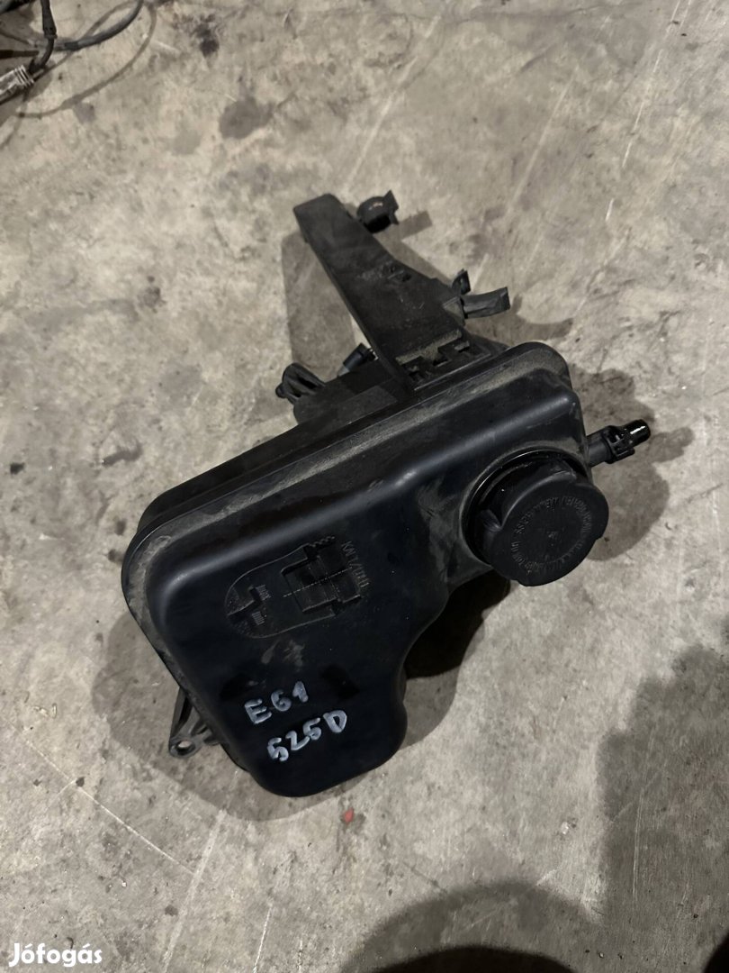 BMW E60 E61 kiegyenlítő tartály