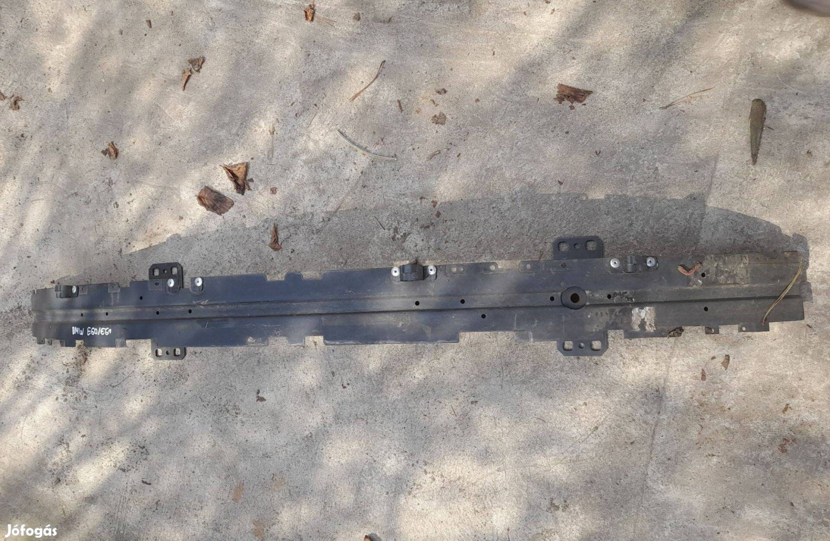 BMW E60 E61 lökháritó merevitő