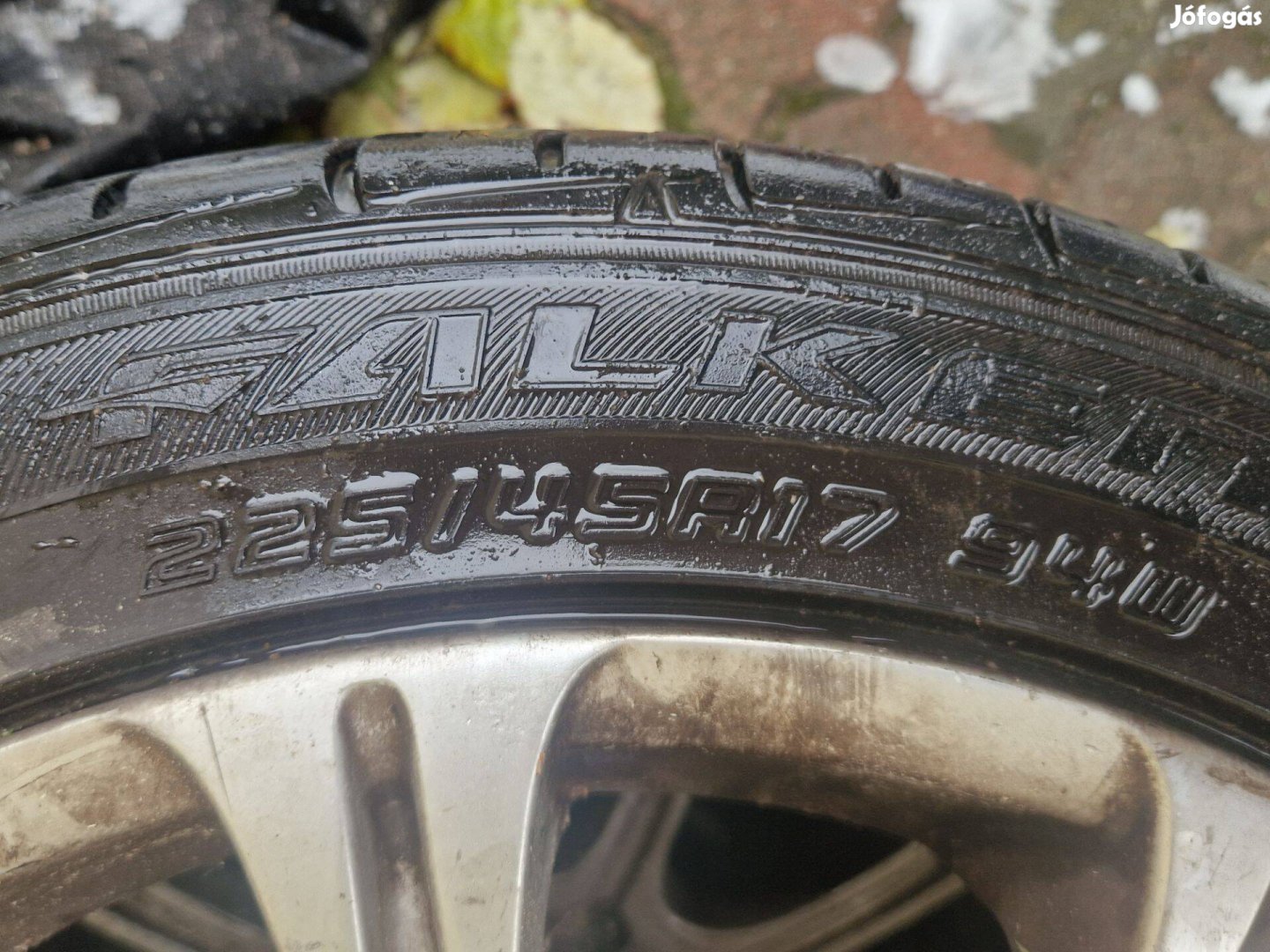 BMW E60 M5 replika felnik jó állapotú nyári gumival 225/45 R17