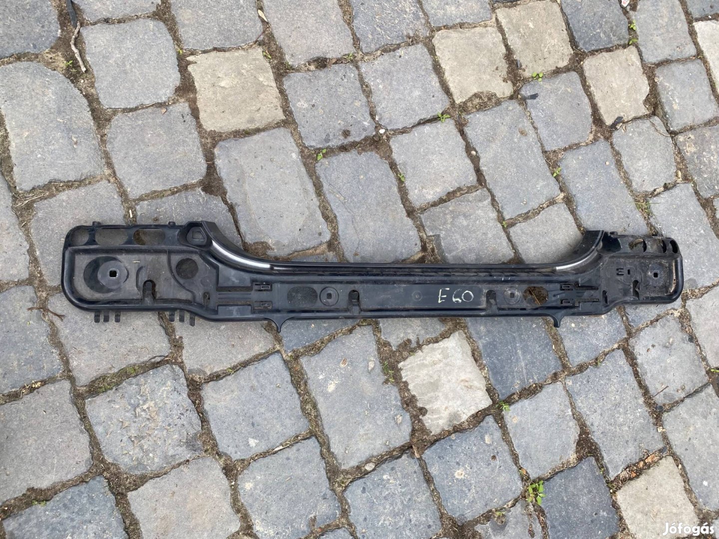 BMW E60 hátsó lökhárító alatti műanyag