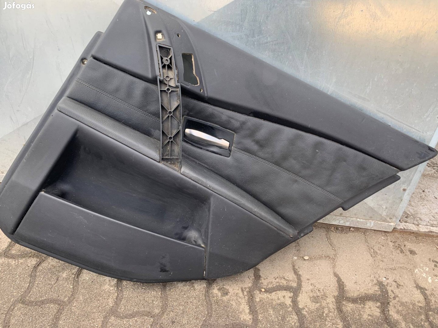 BMW E60 jobb hátsó bőr ajtókárpit