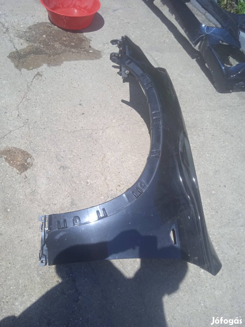 BMW E70 X5 Facelift sárvdő