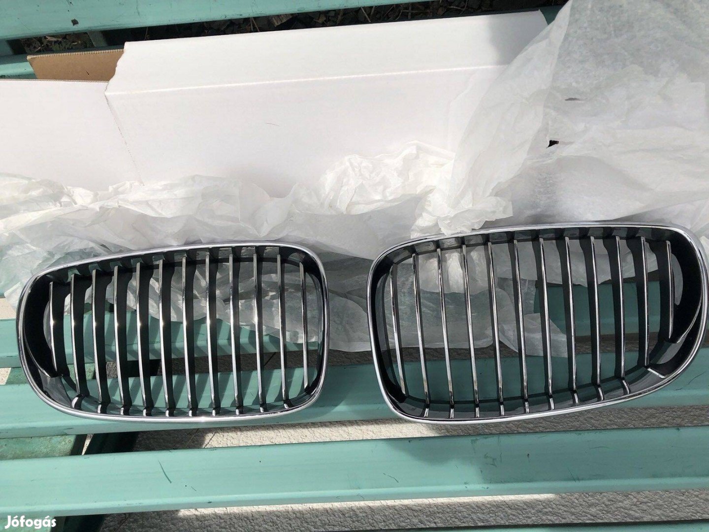 BMW E81 E82 E87 LCI E88 (1-es BMW) eredeti vese króm/fekete-króm
