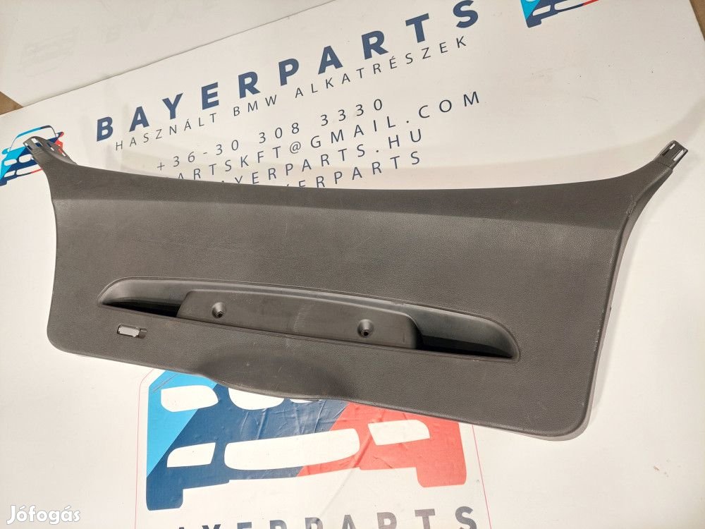 BMW E81 E87 fekete csomagtér ajtó borítás kárpit