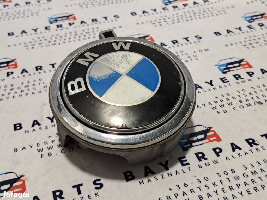BMW E81 E87 hátsó csomagtér csomagtartó nyitó embléma