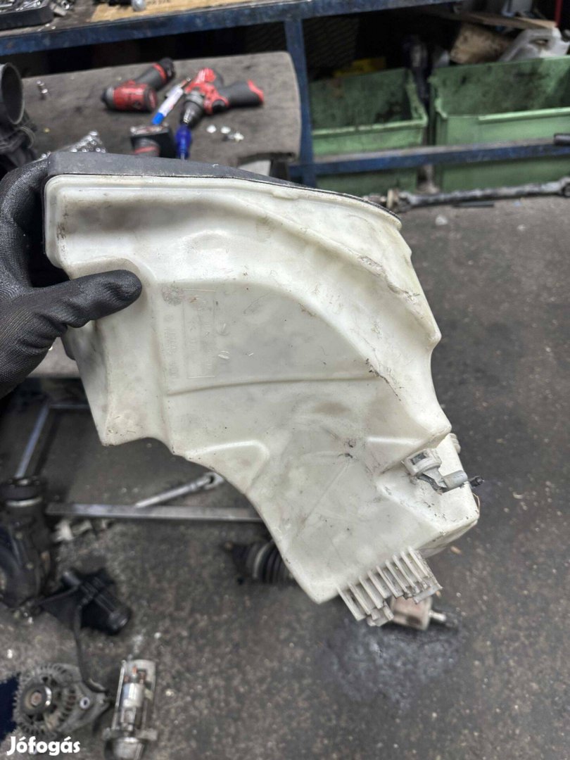 BMW E83 Ablakmosó folyadék tartály