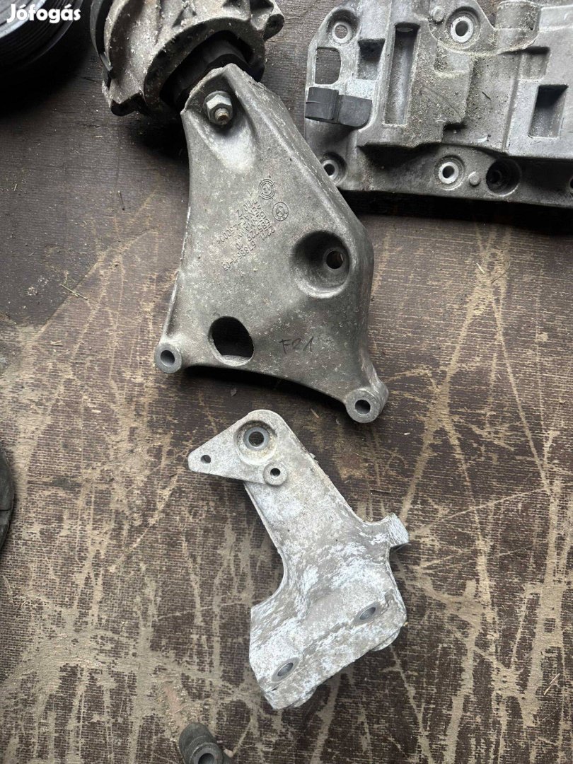 BMW E83 Motortartó bak