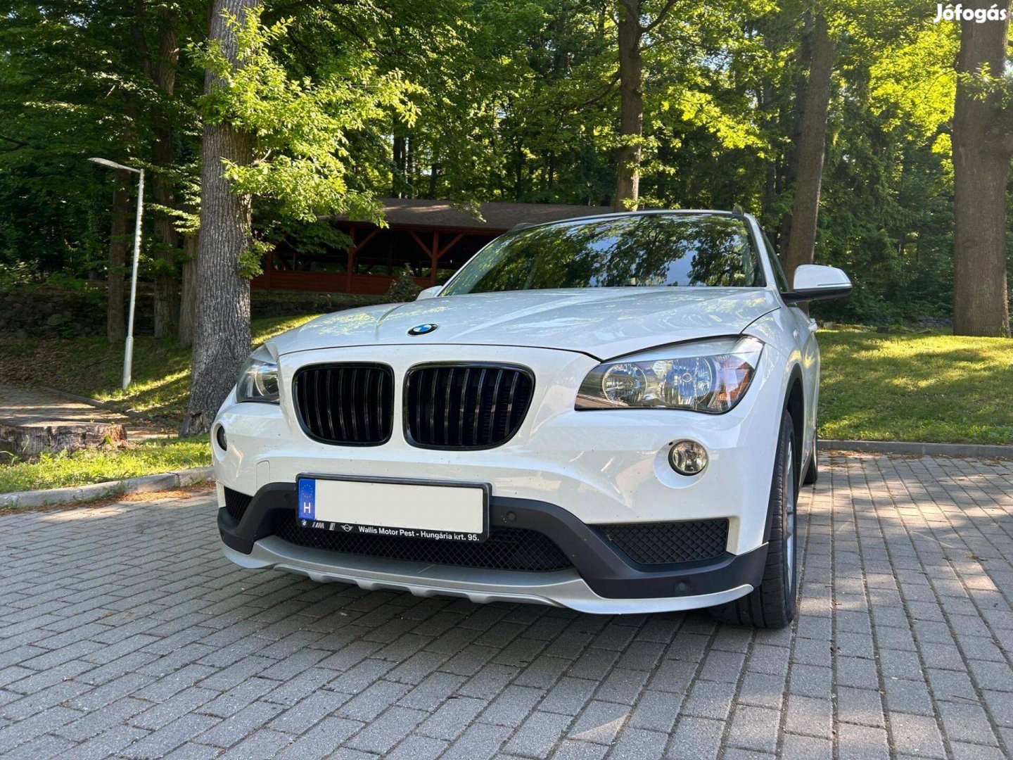 BMW E84 (X1 BMW) díszrács / vese / hűtőrács lakk fekete