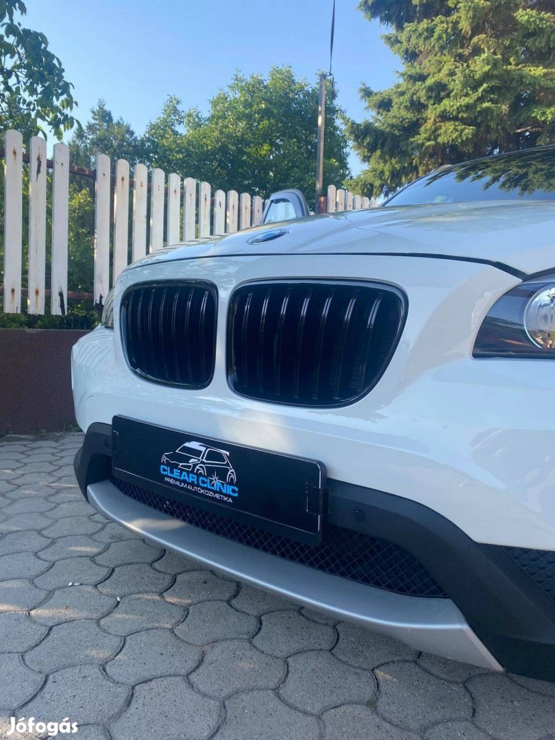 BMW E84 (X1 BMW) díszrács / vese / hűtőrács lakk fekete