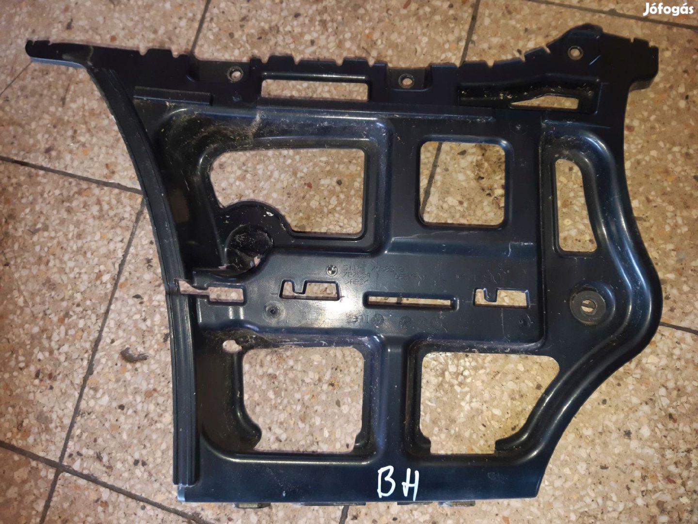BMW E90 Bal Hátsó Lökhárító Tartó