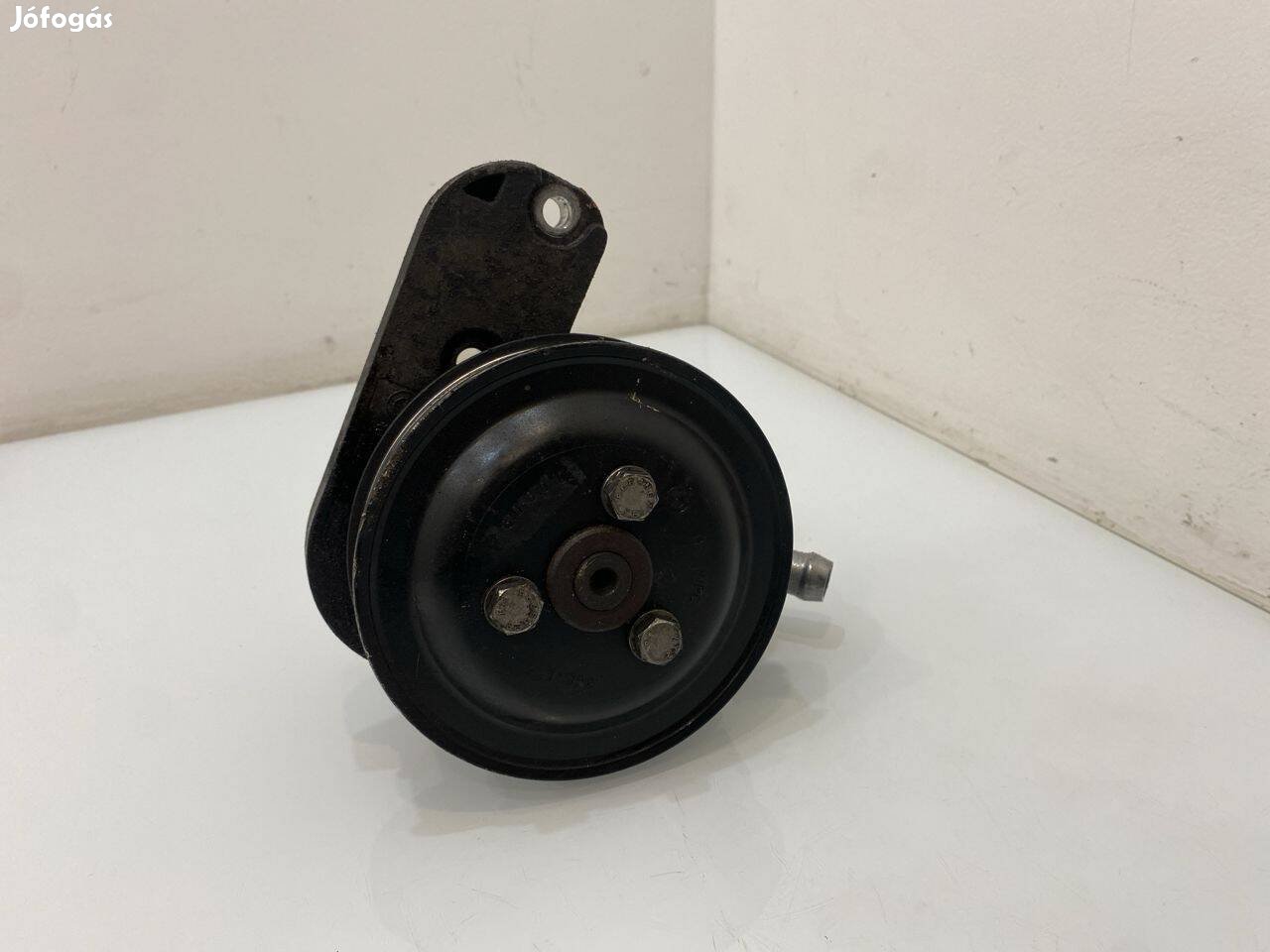 BMW E90 E91 E92 E93 20d N47D20C 184le szervószivattyú