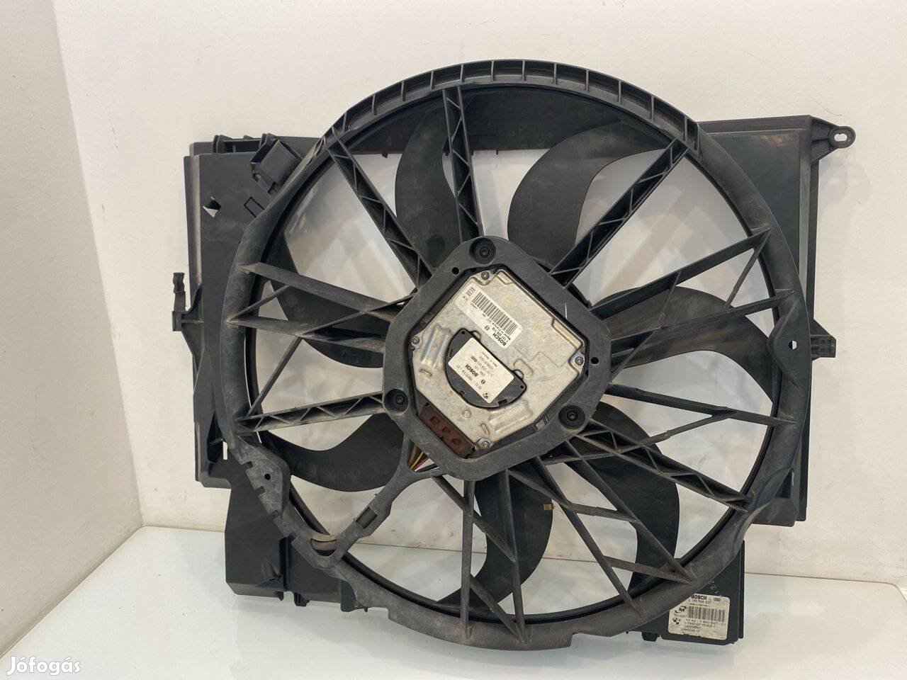 BMW E90 E91 E92 E93 330d N57D30A 245le hűtőventilátor