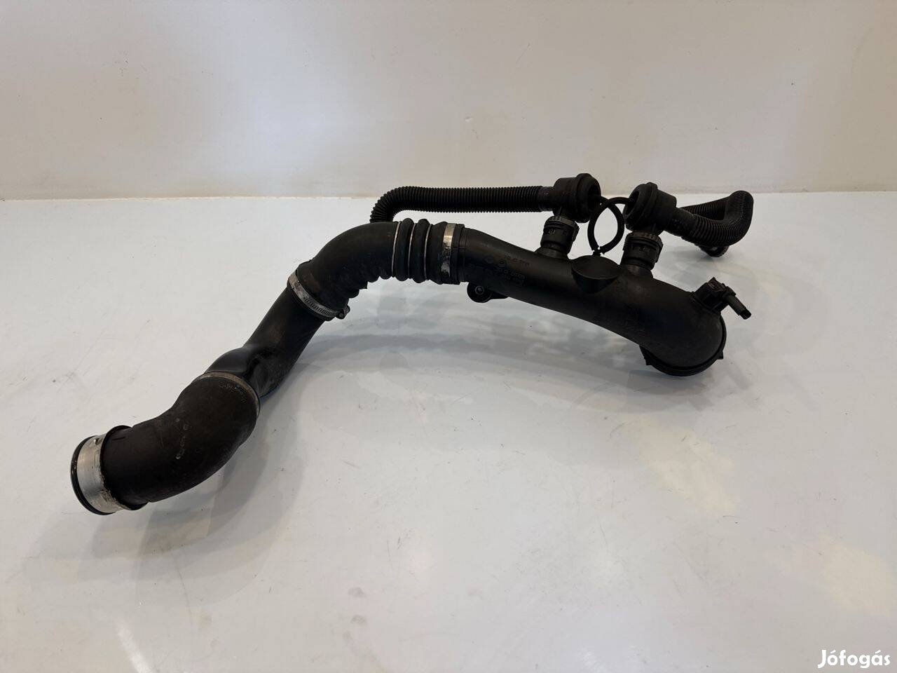 BMW E90 E91 E92 E93 335i N54B30 306le cooler cső, turbócső 13717590304