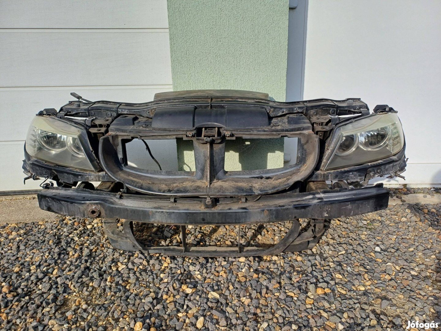 BMW E90/E91 LCI/Facelift zârhid/hütösor 2.0D/lampapar egyben