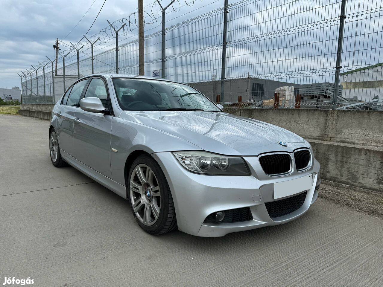 BMW E90 E91 LCI motorháztető