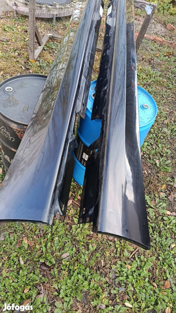 BMW E90 E91 küszöb borítás Fekete!