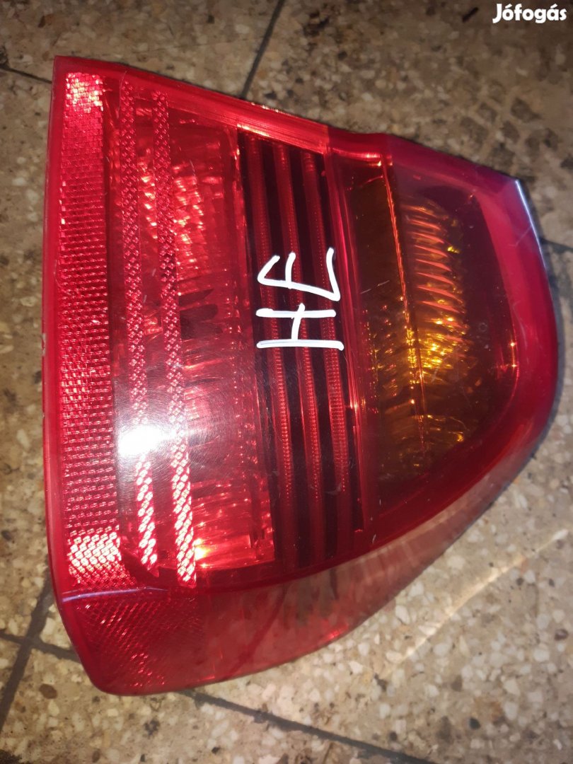 BMW E90 Jobb Hátsó Lámpabúra