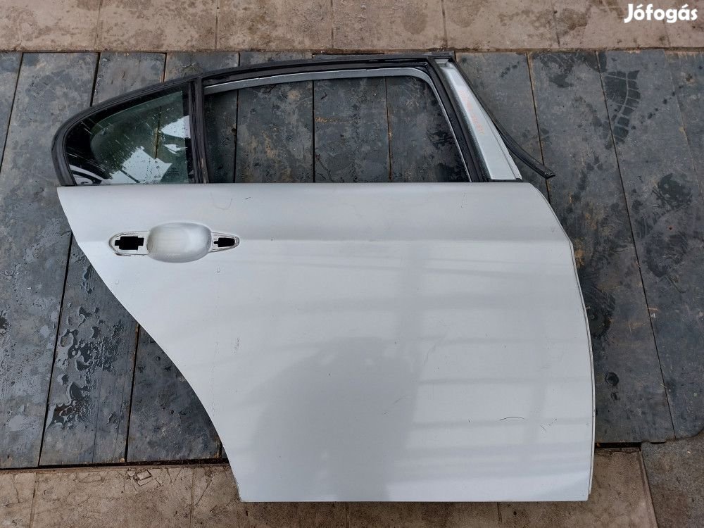 BMW E90 ezüst titansilber titansilver ezüst jobb hátsó ajtó