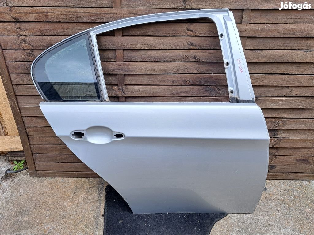 BMW E90 ezüst titansilber titansilver ezüst jobb hátsó ajtó