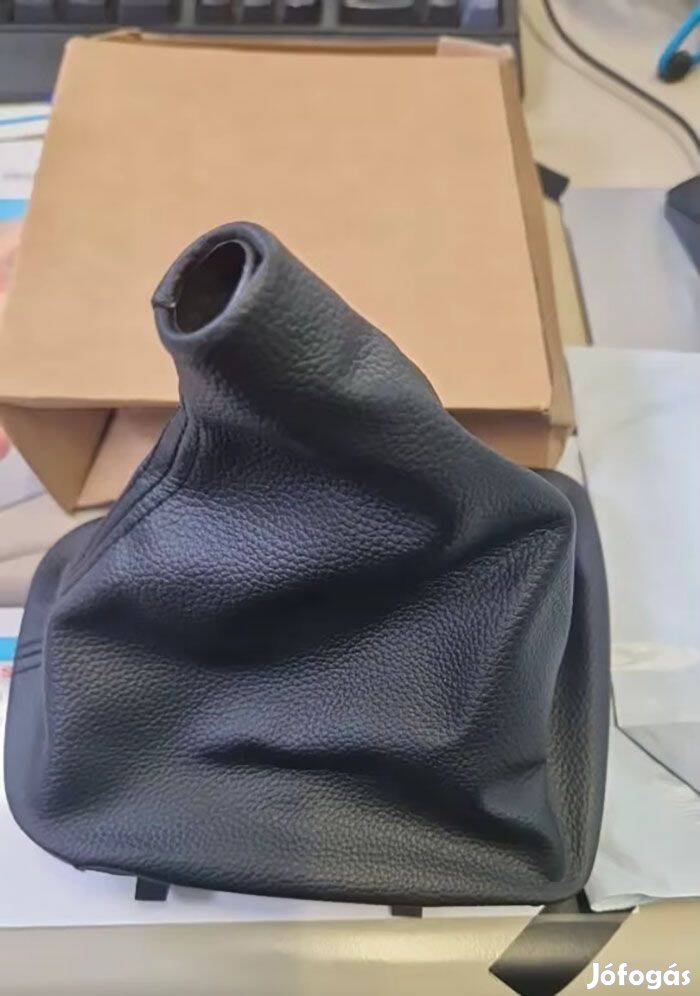 BMW E90 fekete bőr váltószoknya