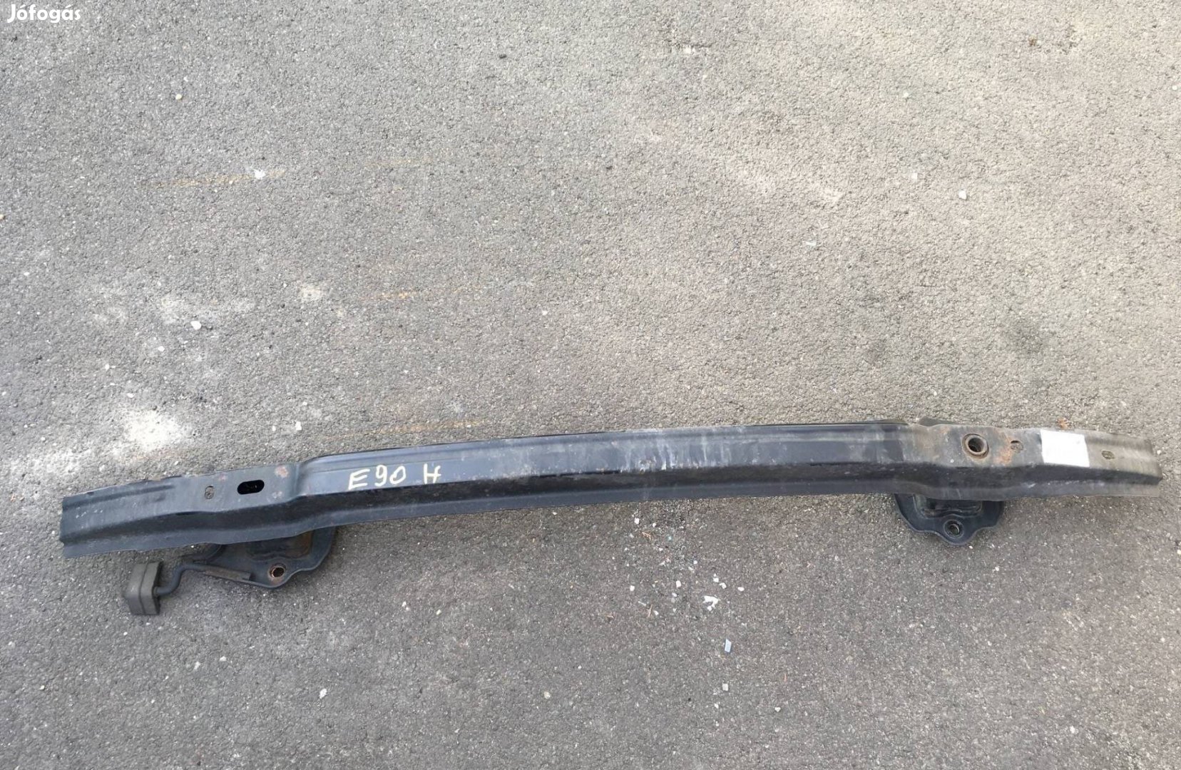 BMW E90 hátsó lökhárító vas