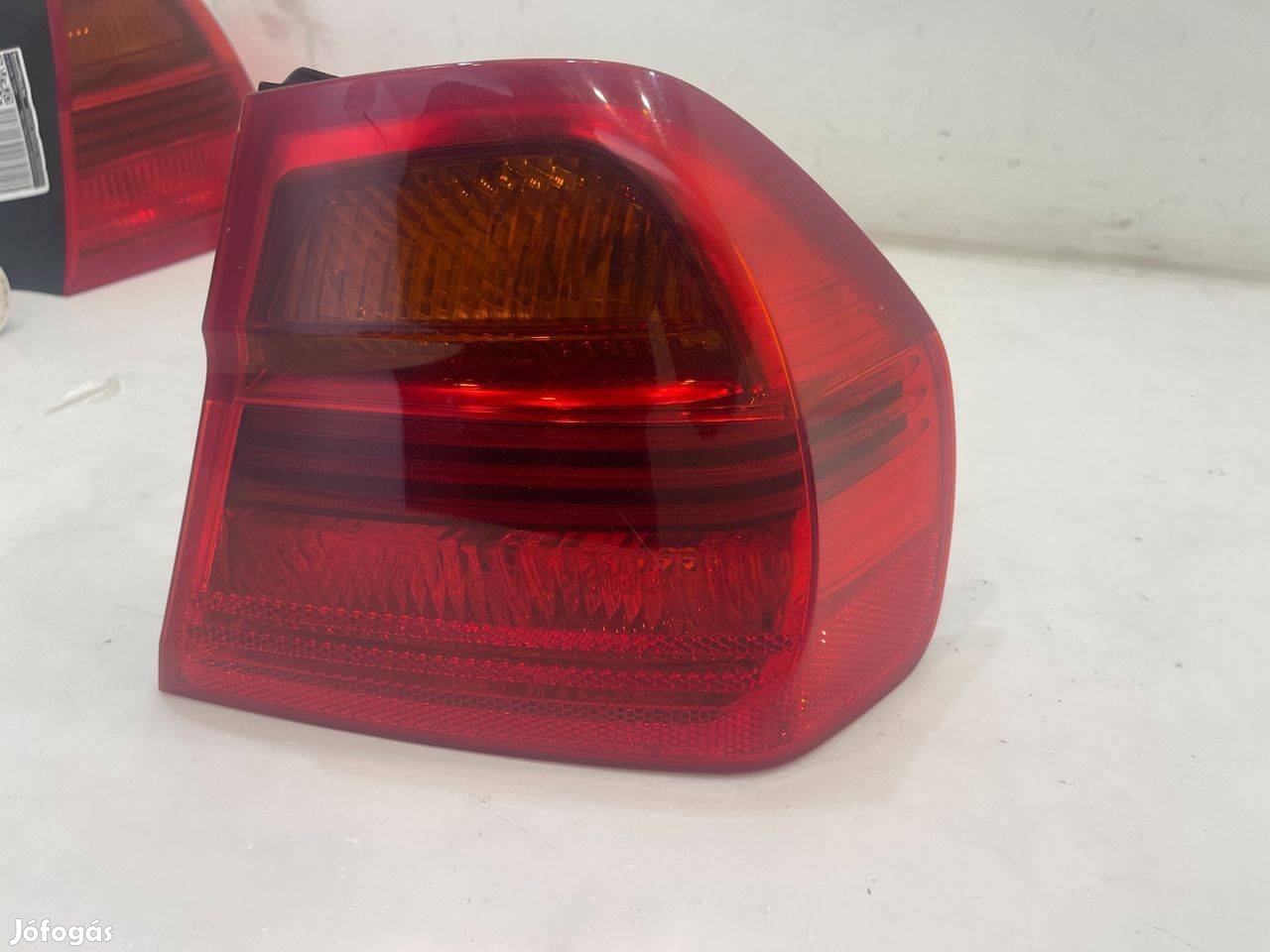 BMW E90 jobb külső hátsó lámpa