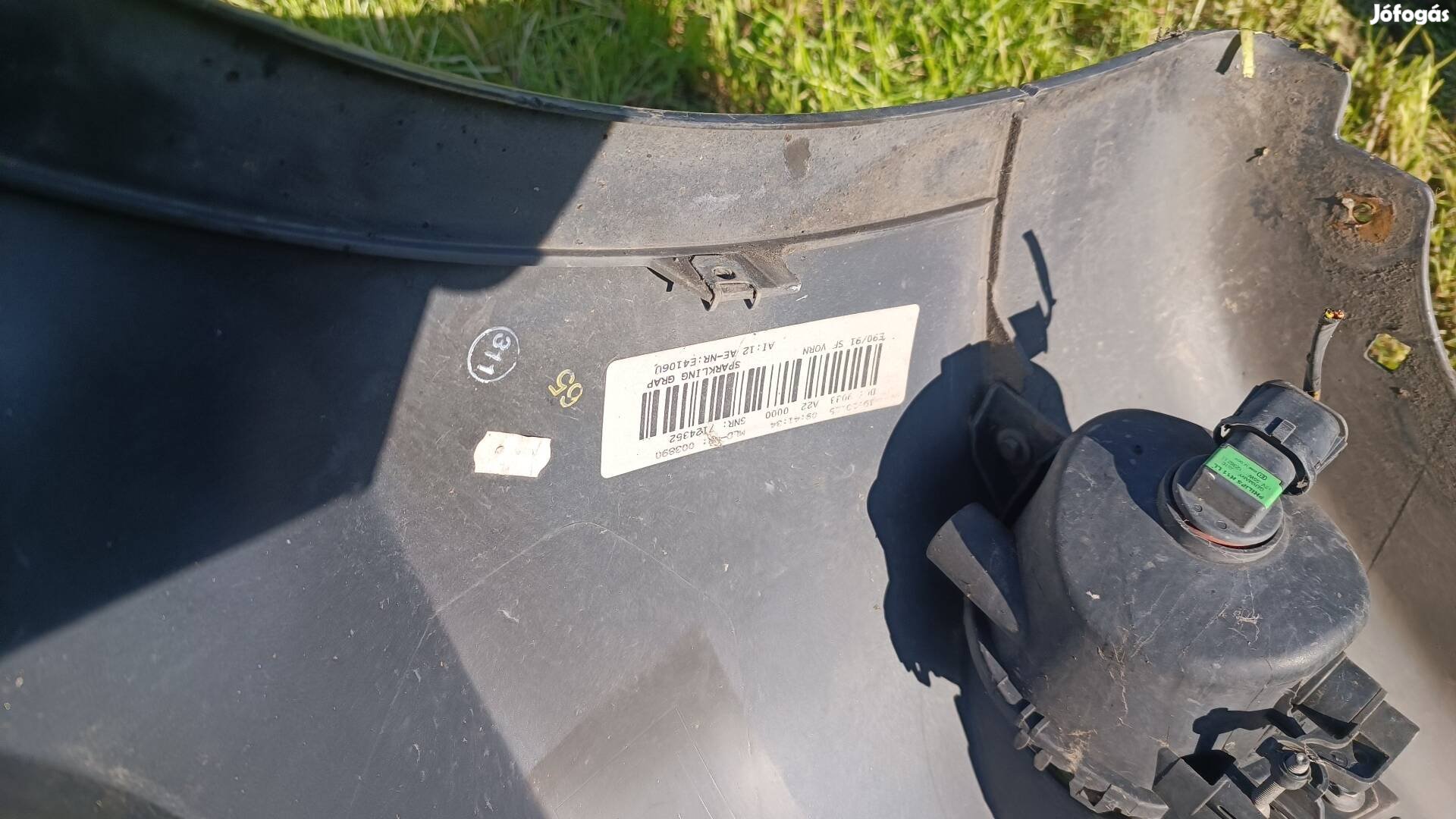 BMW E90 xenon fényszóró mosós gyári bontott első lökhárító