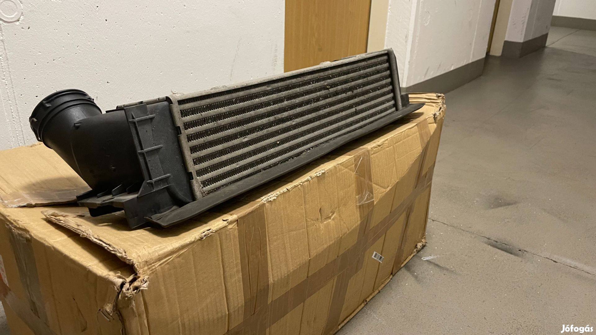 BMW E92 335i N55 motorkódú gyári intercooler