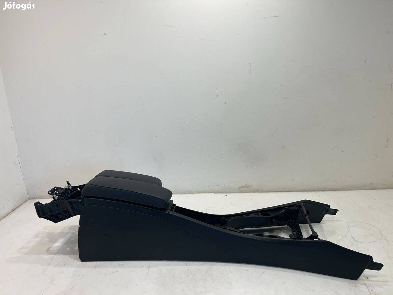 BMW E92 fekete bőr könyöklő 51167075357