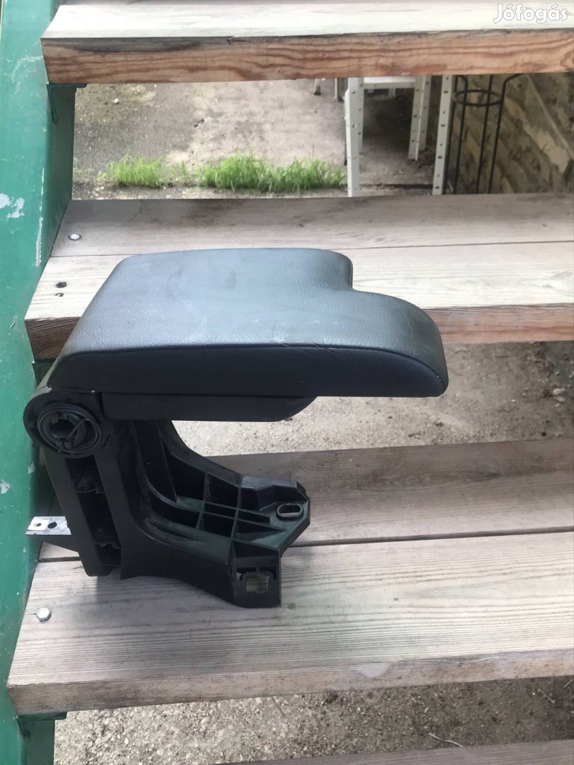 BMW E 46 könyöklő