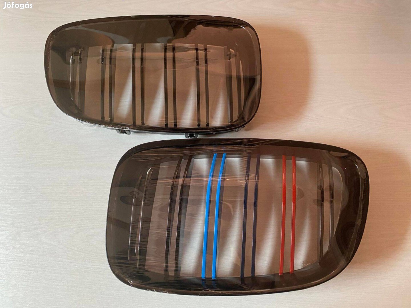 BMW F07 (5-ös GT) vese hűtőrács lakk fekete dupla pálcás /M csík