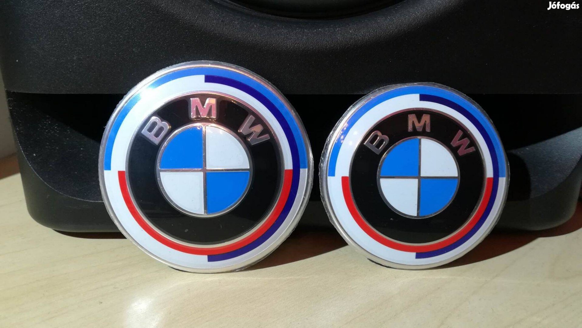 BMW F10 F11 F30 F31 G20 G30 E87 stb jubíleumi embléma szett