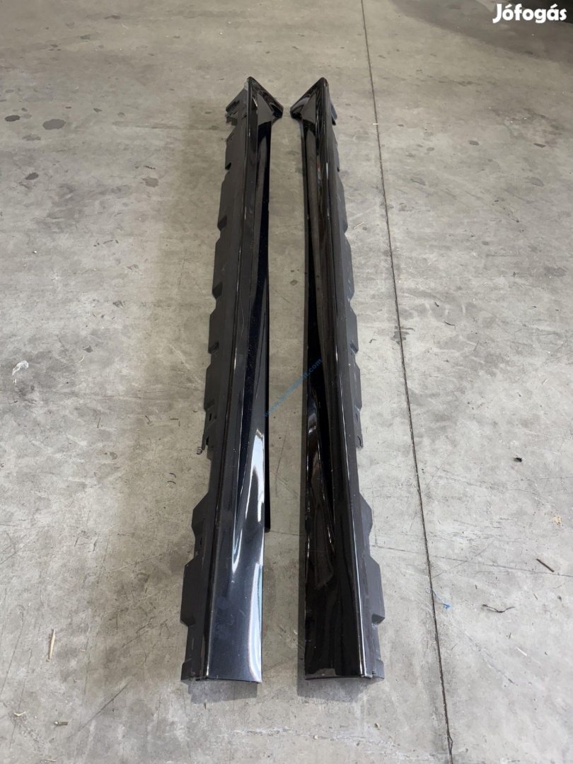 BMW F10 F11 M küszöb pár, feketére fényezett