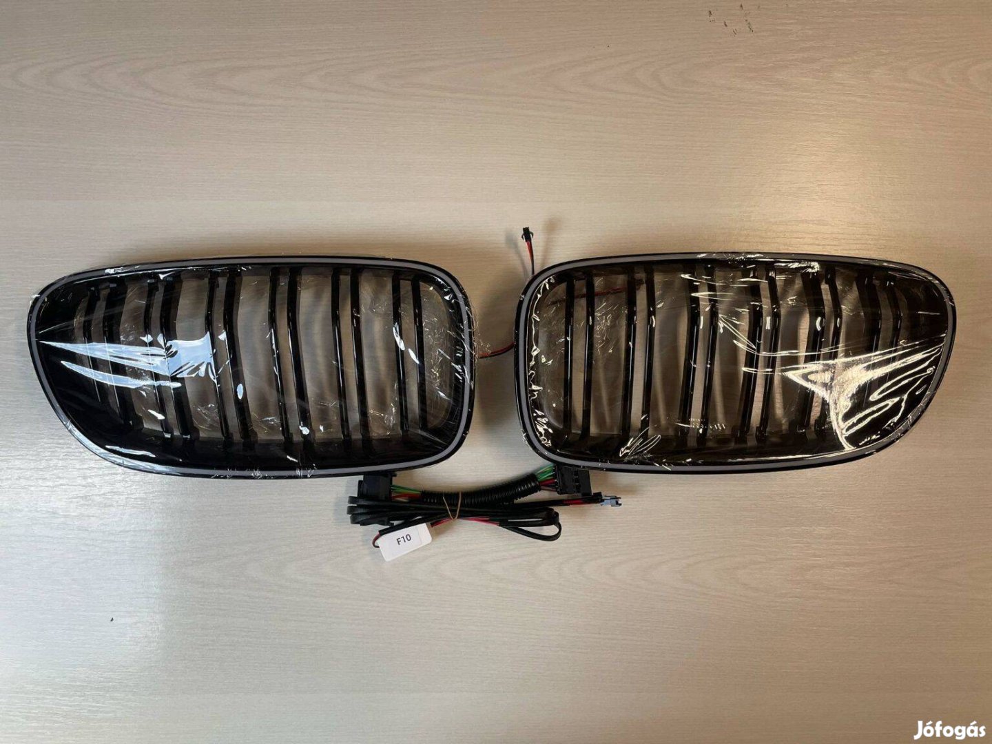 BMW F10 F11 (5-ös limusin, touring) vese lakk fekete dupla LED körbe