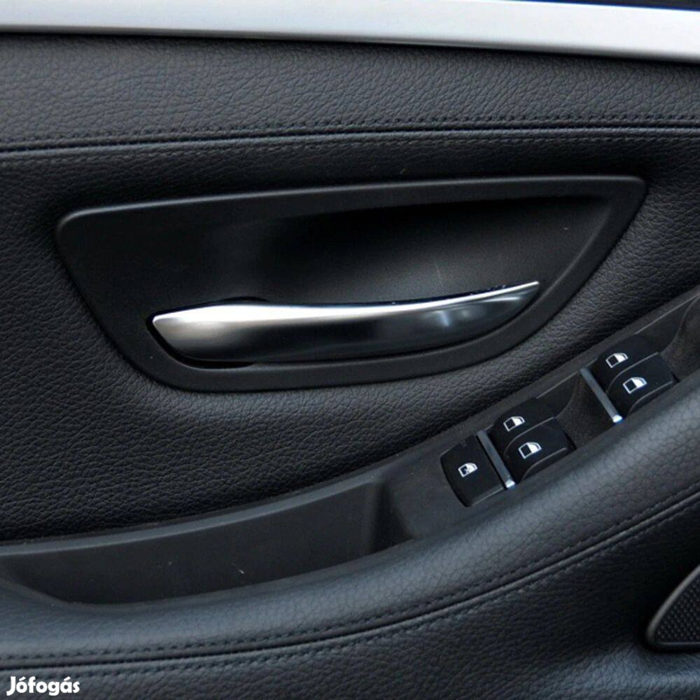 BMW F10 F11 belső kilincs burkolat , műanyag betét fekete