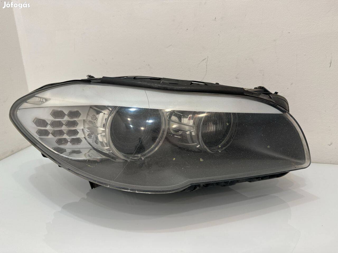 BMW F10 F11 jobb oldali xenon kanyarkövetős európai fényszóró lámpa