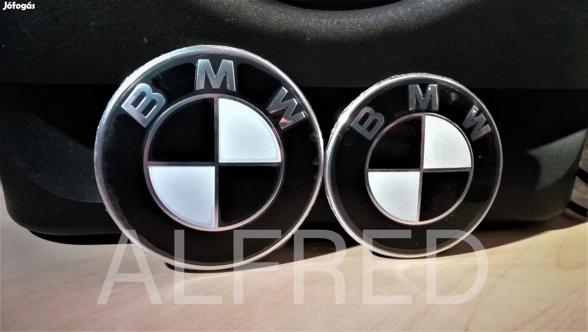 BMW F10 F30 F11 F31 fekete embléma szett